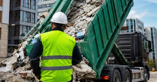 Вывоз строительного мусора в Бердске: услуги лицензированной компании — ПроМусор
